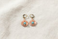 Çekiç Dokulu Turkuaz Taşlı El Yapımı Bakır Disk Küpe